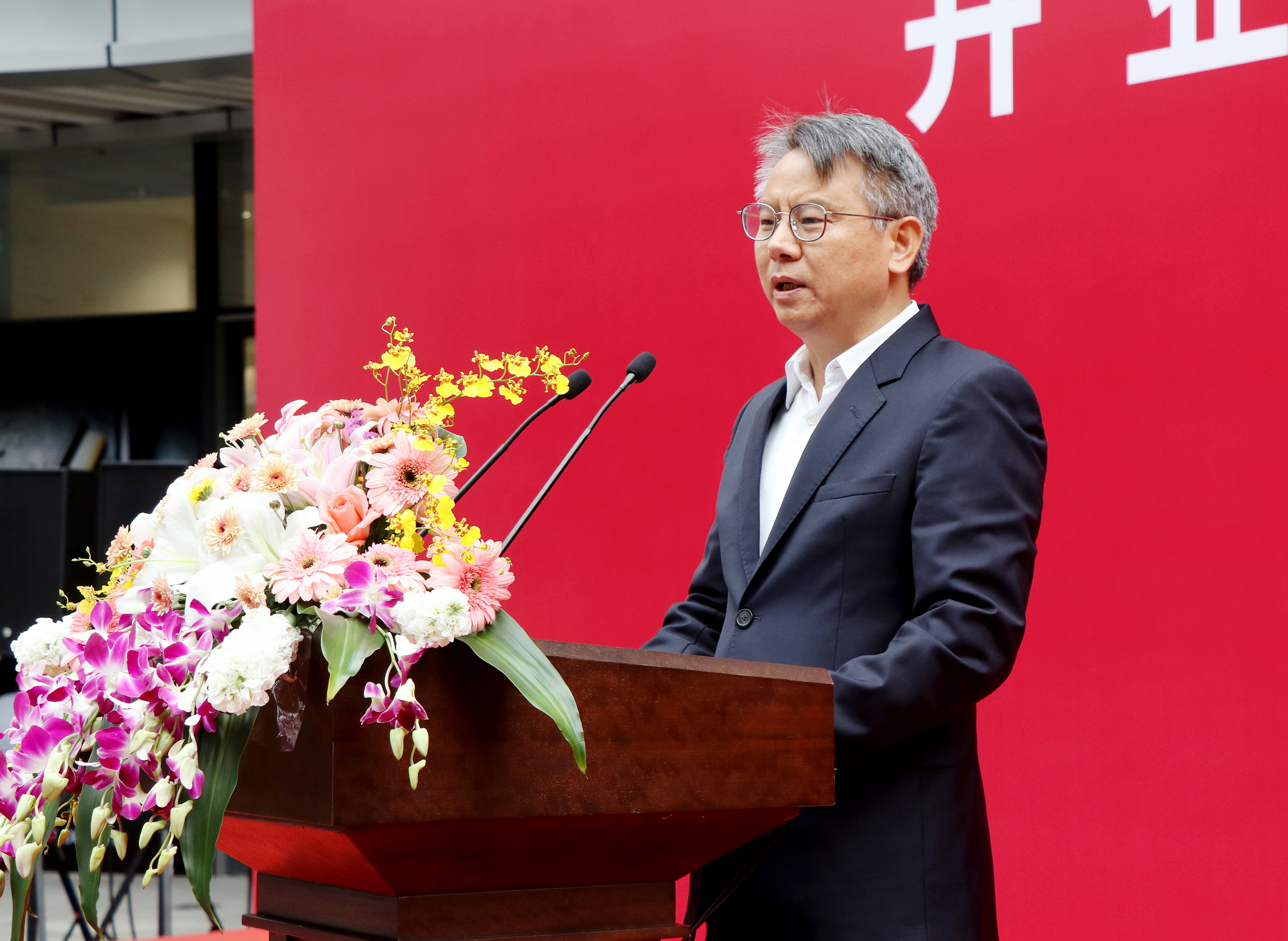 2、海南省政府劉平治副省長.jpg