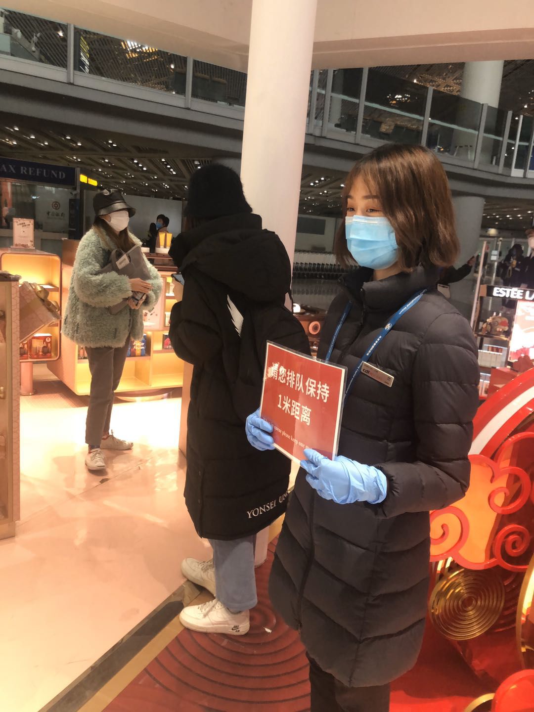 【中國免稅人在行動·一線直擊篇】之十五： 不畏艱險戰(zhàn)疫情，無私奉獻(xiàn)顯大愛